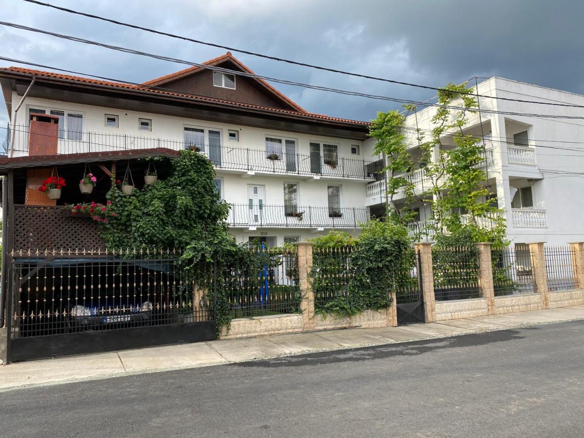 Casa Ciobi Hotel 2 Mai Exterior photo